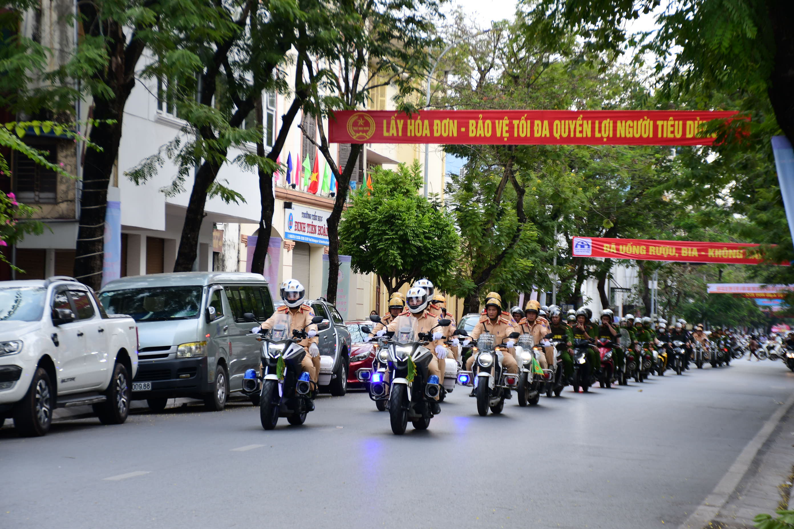 Thực hiện 8 giải pháp trọng tâm bảo đảm an toàn giao thông 6 tháng cuối năm